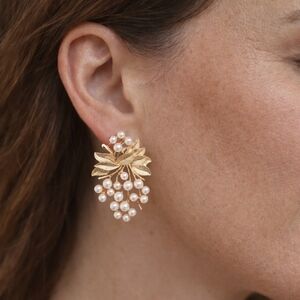 Vintage Inspired Pearl Cluster Gold Leaf Stud Earrings NEW